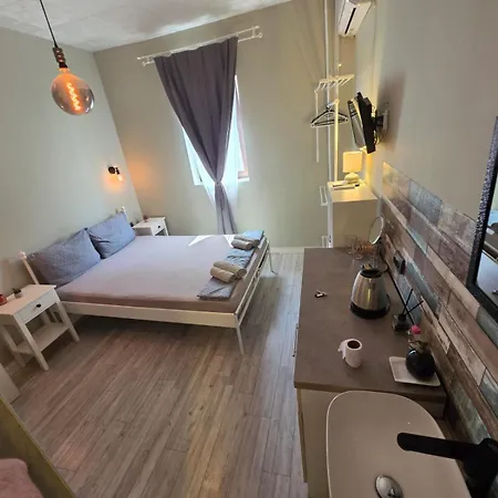 Teo Center فندق *